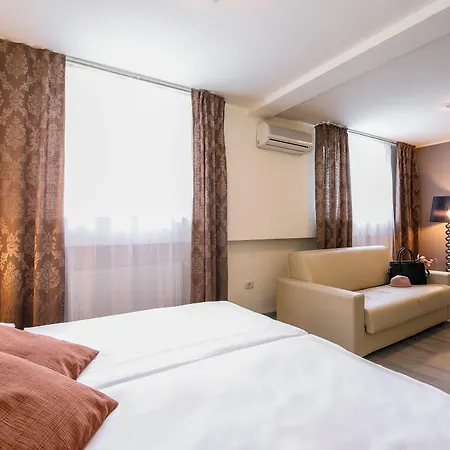 Evropa 4* تْسيلْيي