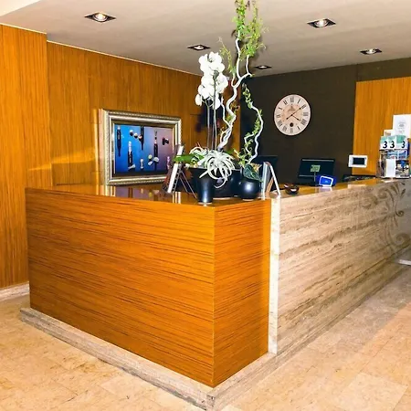 伊弗洛帕酒店 4*