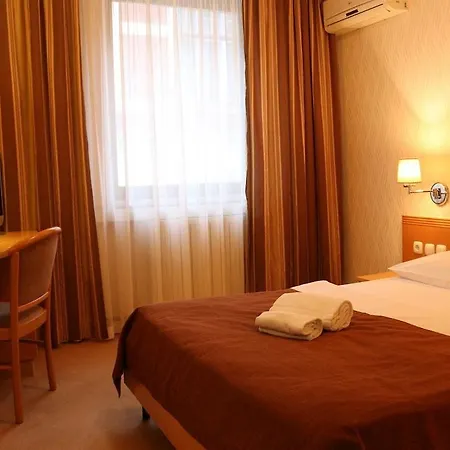 فندق إيفروبا 4*